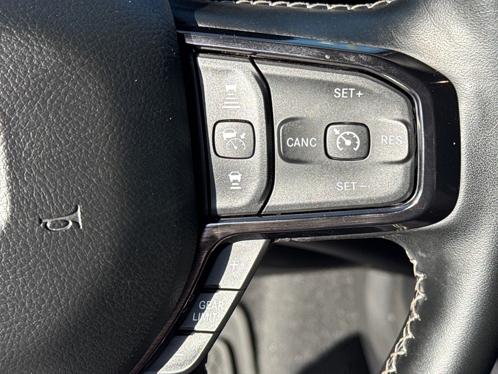 Used 2026 RAM 3500 Limited AWD/4WD image 17