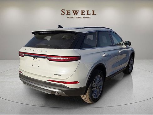 New 2026 Lincoln Corsair Premiere image 4