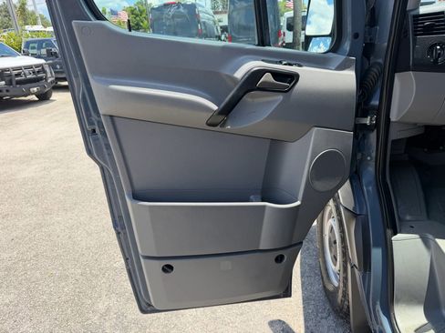 Used 2018 Mercedes-Benz Sprinter 2500 image 12