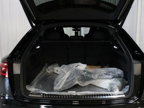 New 2026 Audi SQ8 Prestige image 31