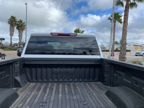 Used 2025 GMC Sierra 2500 SLT image 7