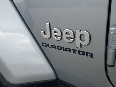 Used 2021 Jeep Gladiator Overland w/ Popular Equipment Package image 29