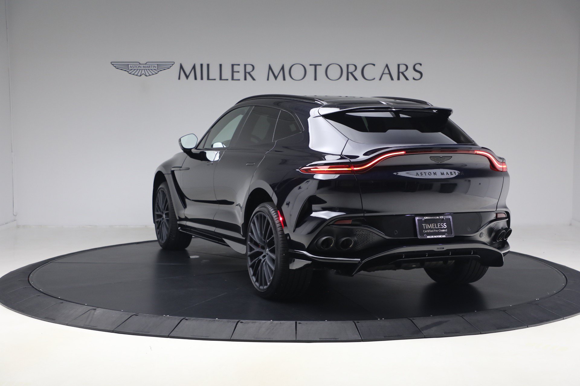 Used 2025 Aston Martin DBX 707 AWD/4WD image 7