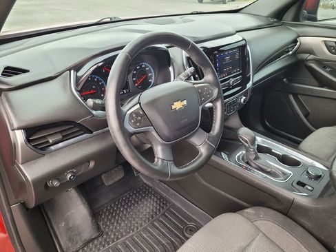 Used 2023 Chevrolet Traverse LT image 13