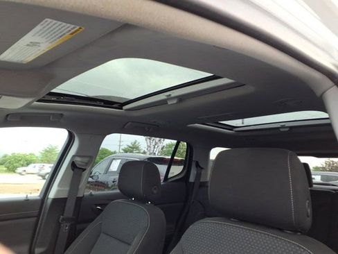 Used 2022 GMC Acadia SLE w/ Driver Convenience Package AWD/4WD image 26