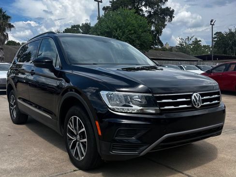 Used 2020 Volkswagen Tiguan SE FWD image 1