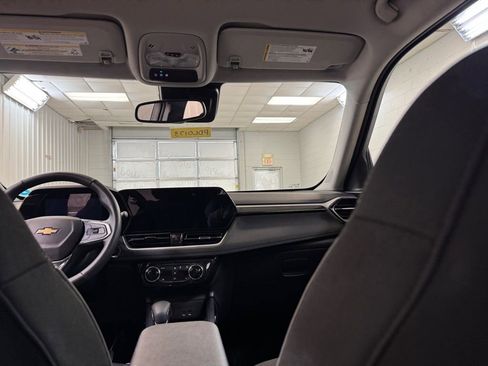 Used 2025 Chevrolet TrailBlazer LT w/ Convenience Package image 24