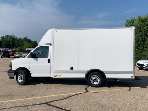 New 2025 GMC Savana 3500 w/ Power Convenience Package RWD image 29