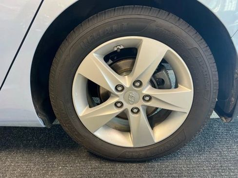 Used 2012 Hyundai Elantra GLS w/ Preferred Pkg 3 image 14