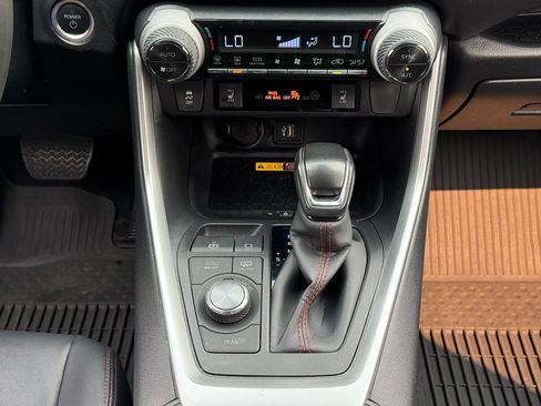 Used 2024 Toyota RAV4 XSE AWD/4WD image 27