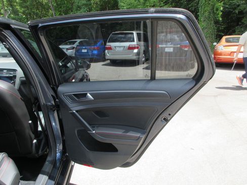 Used 2018 Volkswagen GTI Autobahn FWD image 18