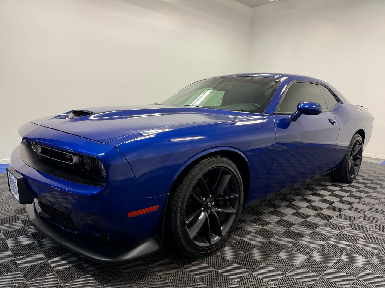 Used 2021 Dodge Challenger GT w/ Performance Handling Group RWD image 3