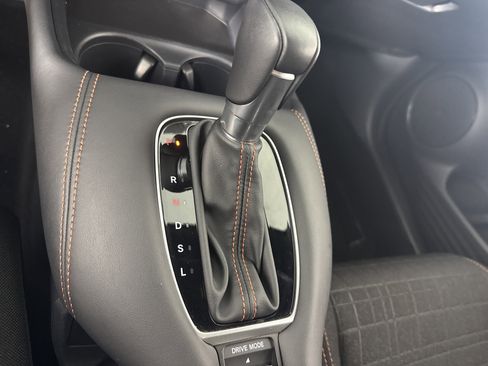 Certified 2025 Honda HR-V Sport image 32