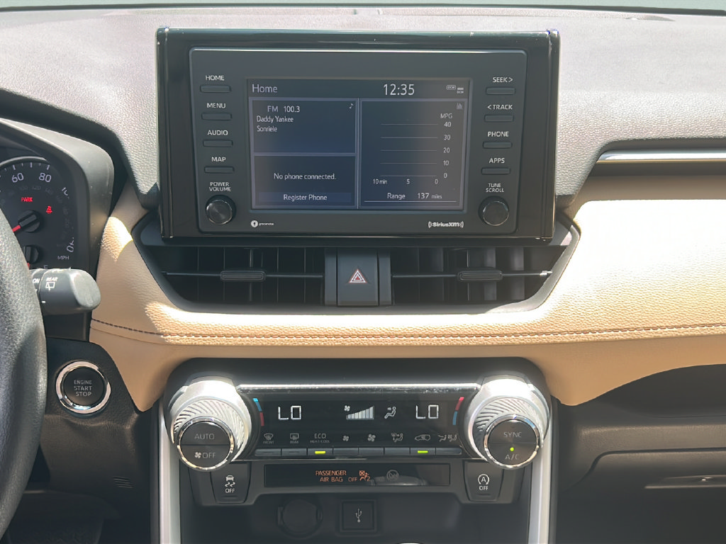 Used 2022 Toyota RAV4 XLE w/ Convenience Package FWD image 15