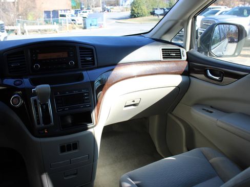 Used 2015 Nissan Quest S image 16