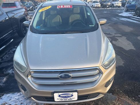 Used 2017 Ford Escape SE image 3