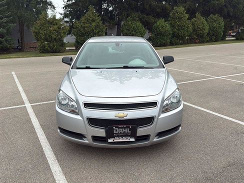 Used 2010 Chevrolet Malibu LS FWD image 2