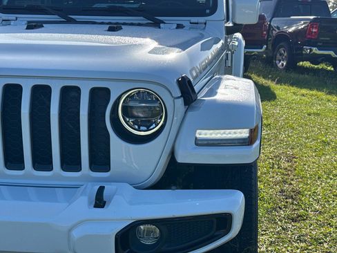 Certified 2021 Jeep Gladiator Overland AWD/4WD image 9
