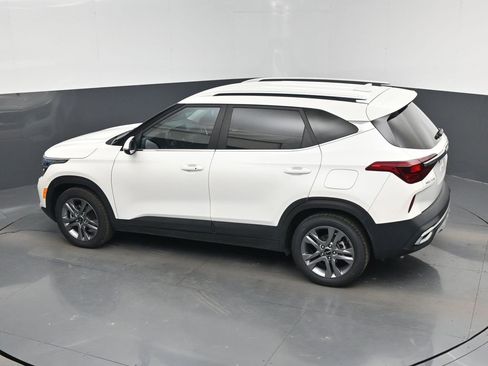 Used 2023 Kia Seltos S image 32