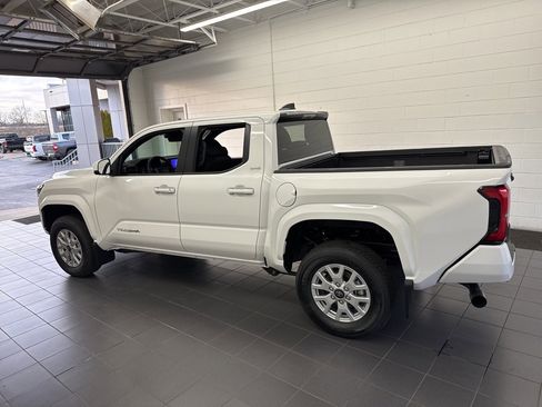 New 2026 Toyota Tacoma SR5 image 5