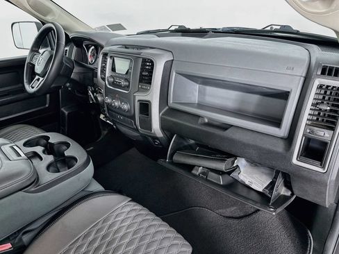 Used 2018 RAM 1500 Express AWD/4WD image 30