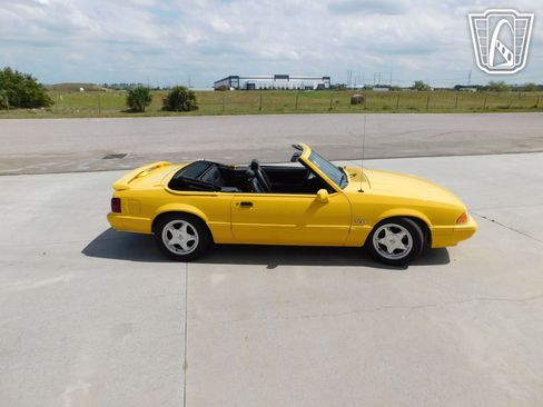 Used 1993 Ford Mustang LX image 14
