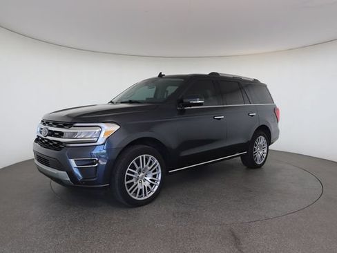 Used 2024 Ford Expedition Limited AWD/4WD image 3
