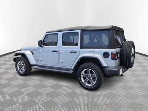 Used 2022 Jeep Wrangler Unlimited Sahara AWD/4WD image 4