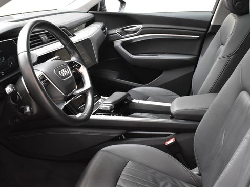 Used 2021 Audi e-tron Premium w/ Convenience Plus Package image 21