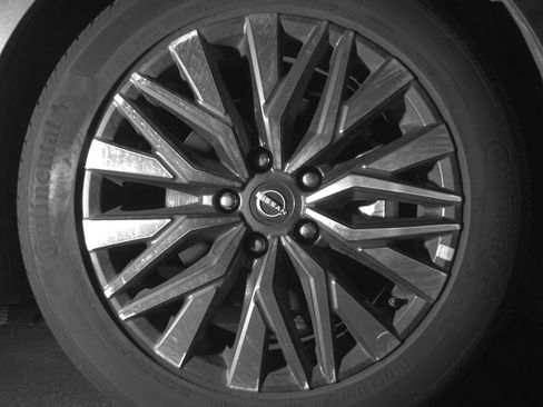 Used 2025 Nissan Altima 2.5 SV image 13