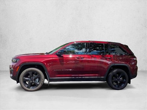Used 2023 Jeep Grand Cherokee Limited w/ Luxury Tech Group II AWD/4WD image 9