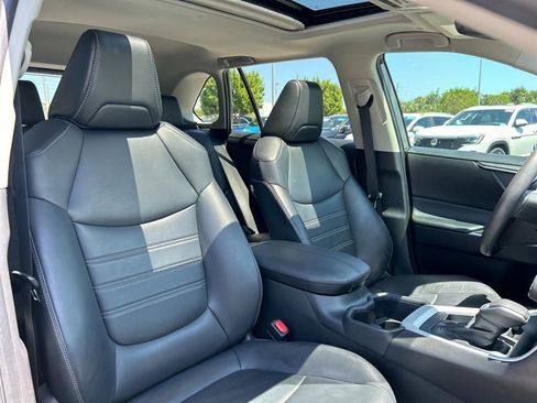 Used 2023 Toyota RAV4 XLE Premium image 36