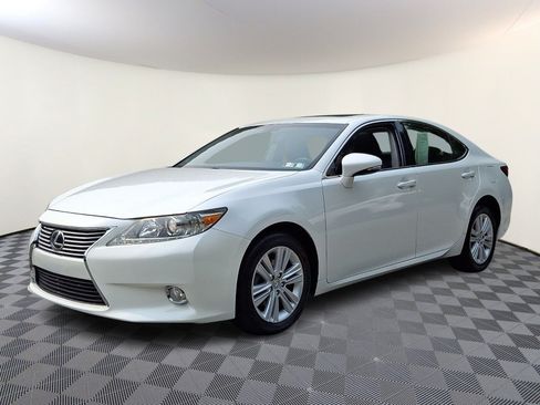 Used 2014 Lexus ES 350 w/ Premium Package FWD image 3