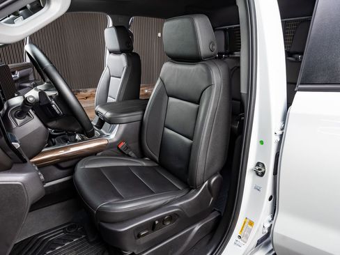 Used 2024 Chevrolet Silverado 1500 LT Trail Boss w/ Convenience Package II image 27