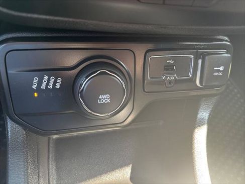 Used 2020 Jeep Renegade Latitude w/ Cold Weather Group AWD/4WD image 20