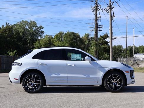 Certified 2026 Porsche Macan AWD/4WD image 9