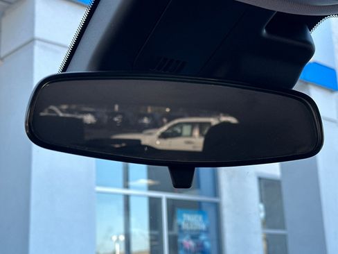 Used 2024 Chevrolet Trax LT image 26