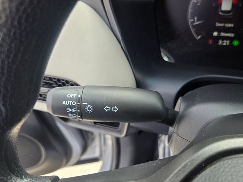 Used 2025 Honda HR-V LX image 25