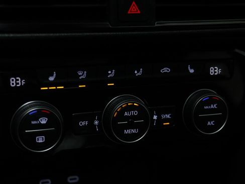 Used 2023 Volkswagen Taos SEL image 11