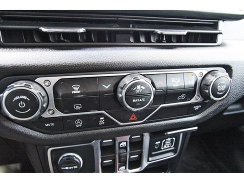 Used 2025 Jeep Wrangler Unlimited Sport AWD/4WD image 26
