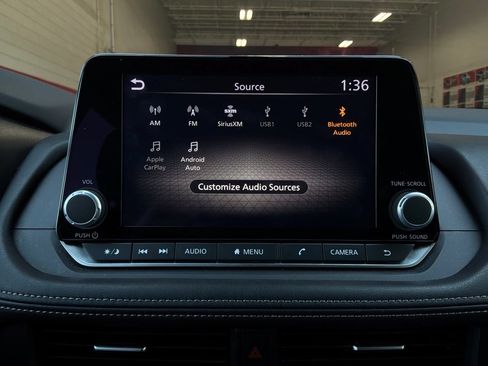 Used 2025 Nissan Rogue SV FWD image 29