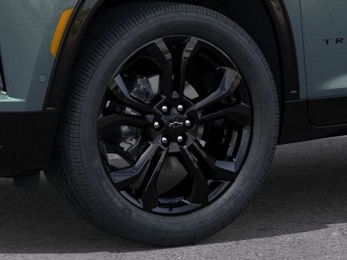 New 2027 Chevrolet Traverse RS w/ LPO, Floor Liner Package FWD image 9