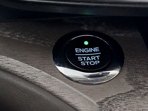 Used 2020 Ford Explorer Platinum w/ Premium Technology Package image 28