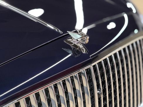Used 2022 Bentley Flying Spur Plug-In Hybrid image 16