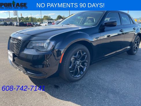 Used 2022 Chrysler 300 Touring w/ Sport Appearance Package AWD/4WD image 3