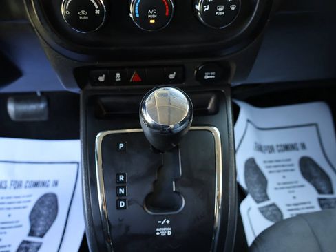 Used 2014 Jeep Patriot Latitude AWD/4WD image 22