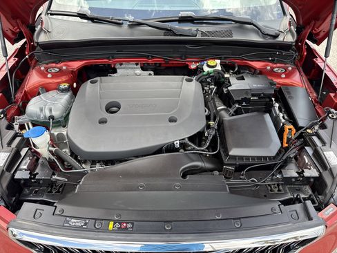 Certified 2023 Volvo XC40 B5 Plus w/ Driver Assist Package AWD/4WD image 38
