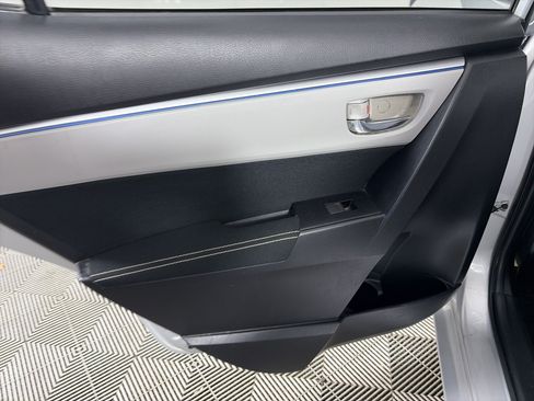 Used 2015 Toyota Corolla LE image 35