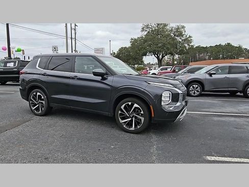 Used 2024 Mitsubishi Outlander SE image 35