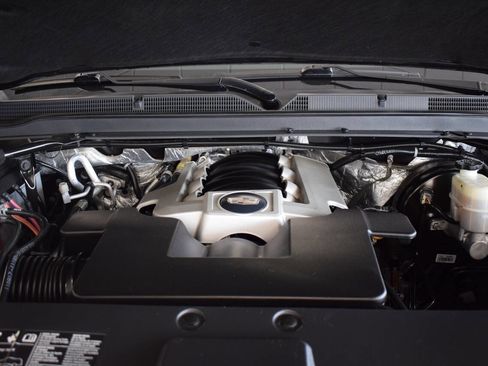 Used 2018 Cadillac Escalade Premium Luxury image 35